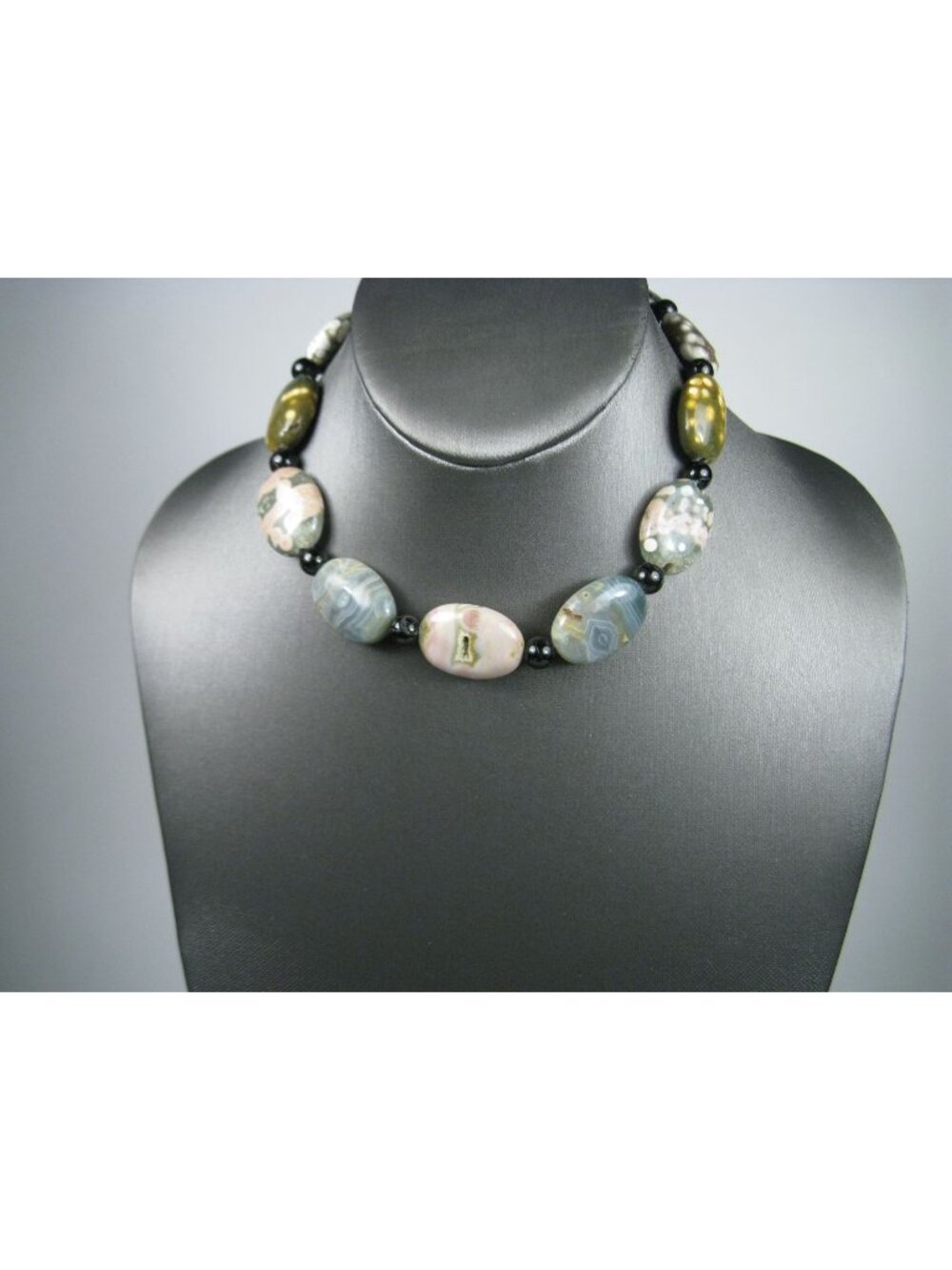 Jane Currin Original Hand Crafted Beaded Necklace Agate Stone Artisan Choker